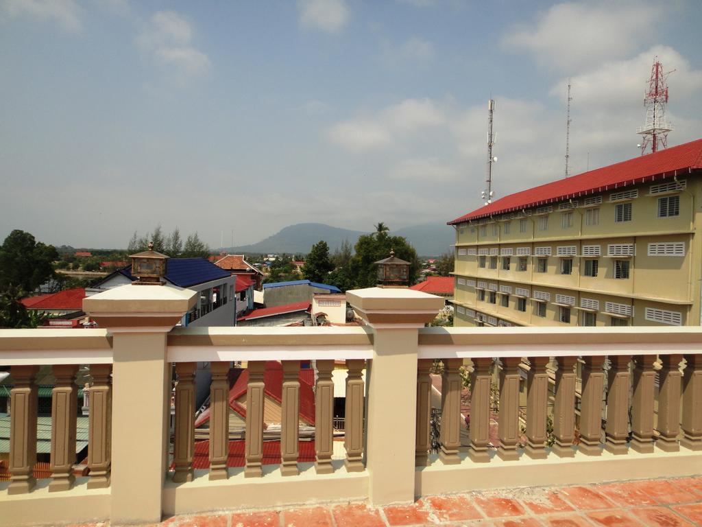 Borey Vatanac Guesthouse Kampot Exterior photo